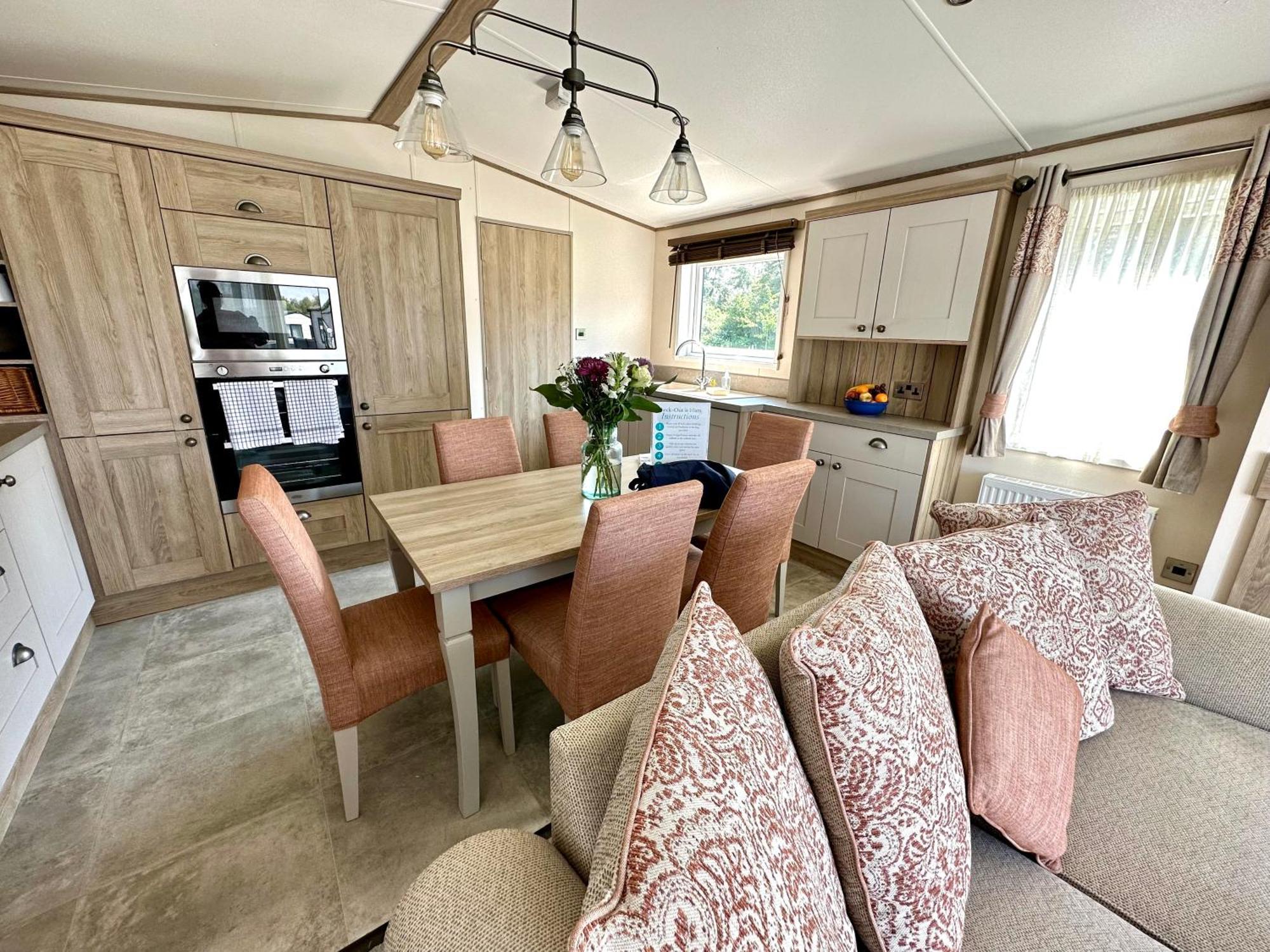 Reeds View Holiday Lodge South Cerney Eksteriør bilde